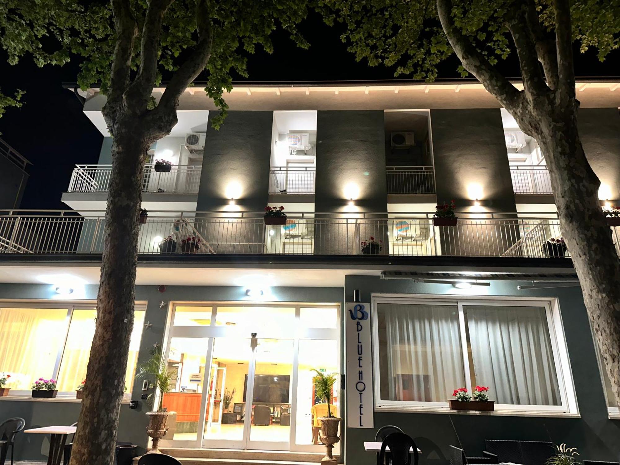 Hotel Blue