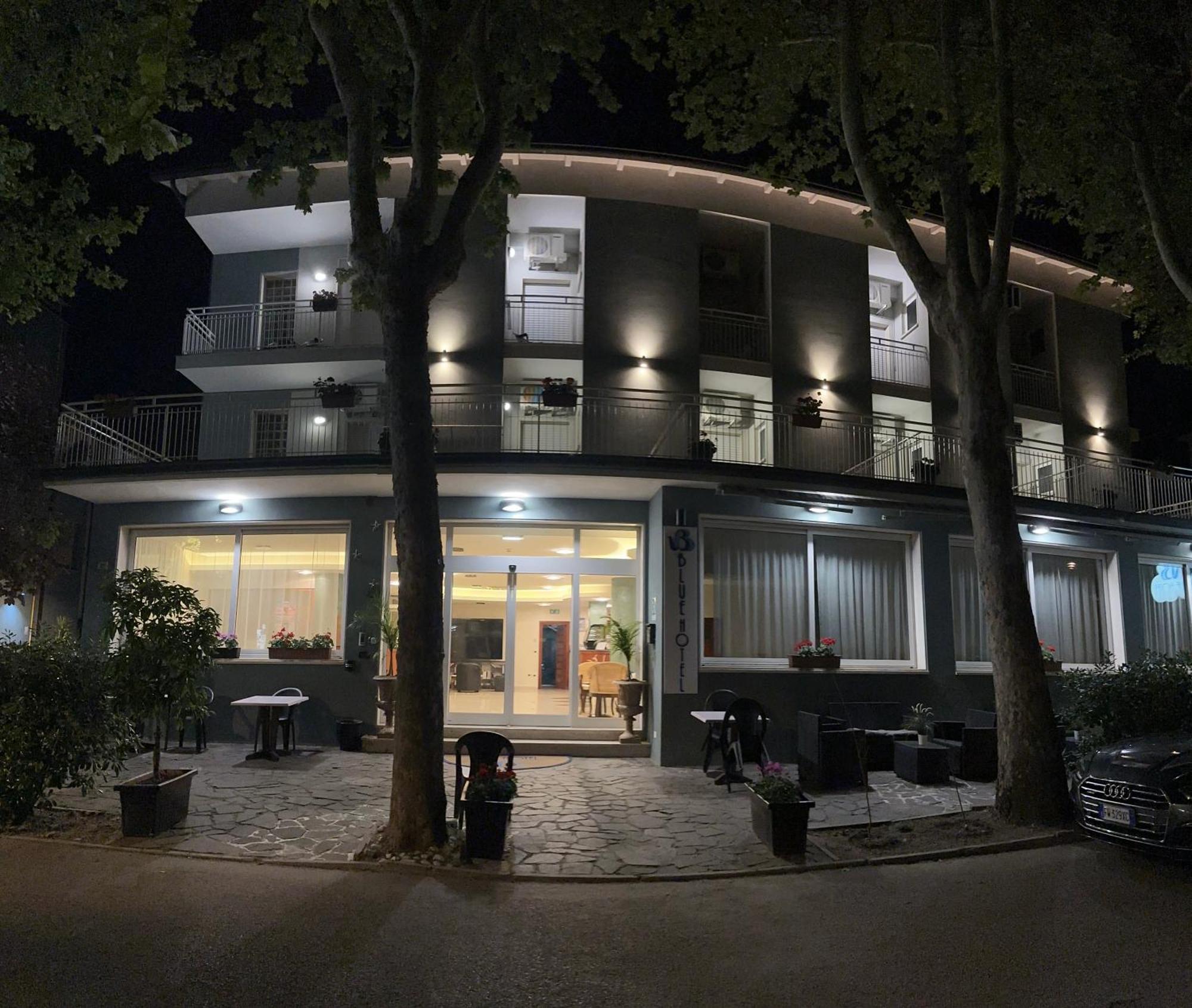 Blue Hotel